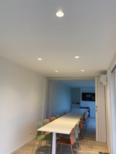 Foto van vergader, ontmoetingsruimte, workshops... in groene omgeving